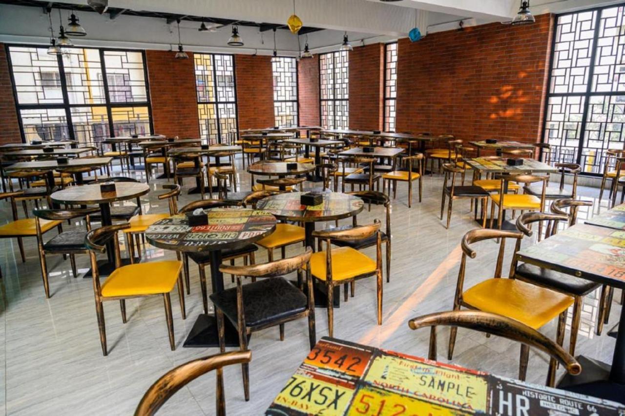 Couch & Cheese Homestel The Most Luxurious Hostel For Working Professionals & Students Pune Exterior foto